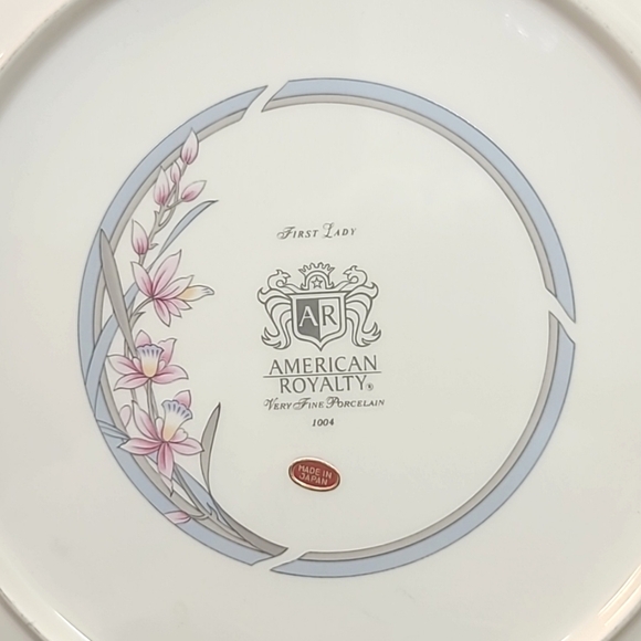 SET OF 7 American Royalty First Lady Very Fine Porcelain Dinner Plates - Picture 3 of 6